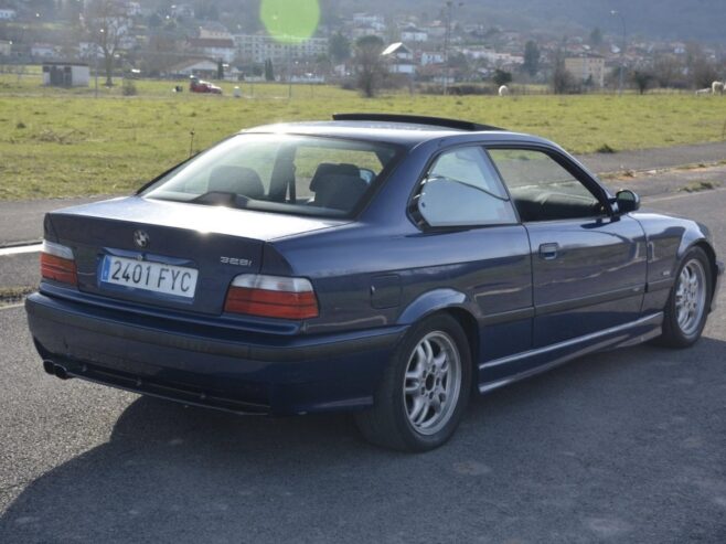 BMW 328i