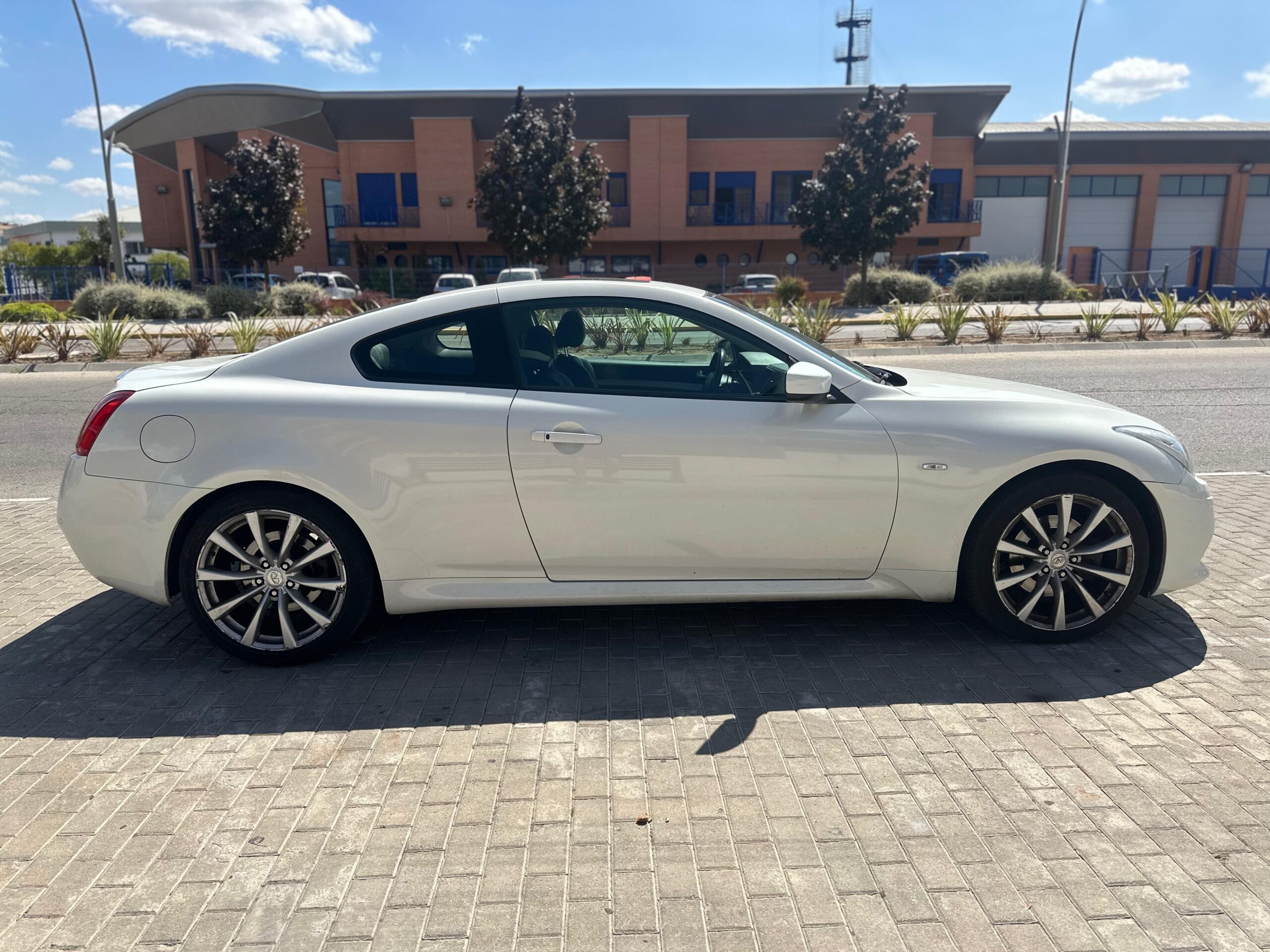 Infiniti Coupe G 37