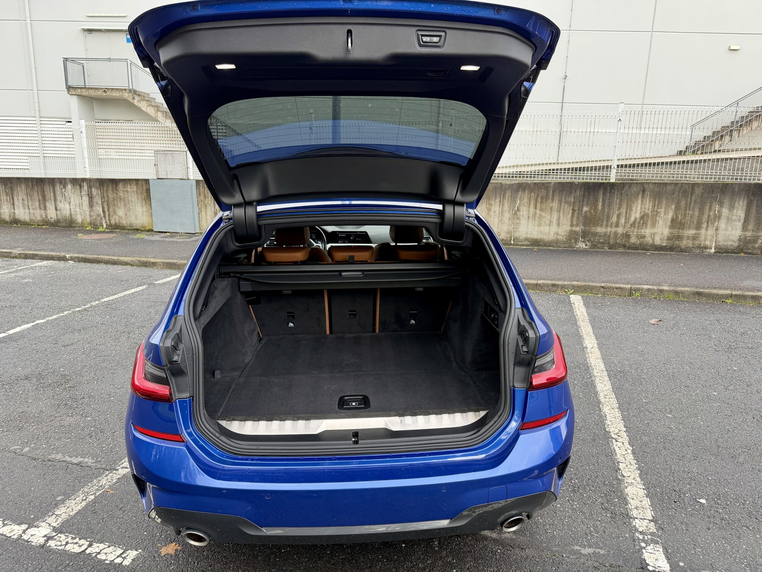 BMW 330e G20 292cv M Sport | Portimao Blue | Laser