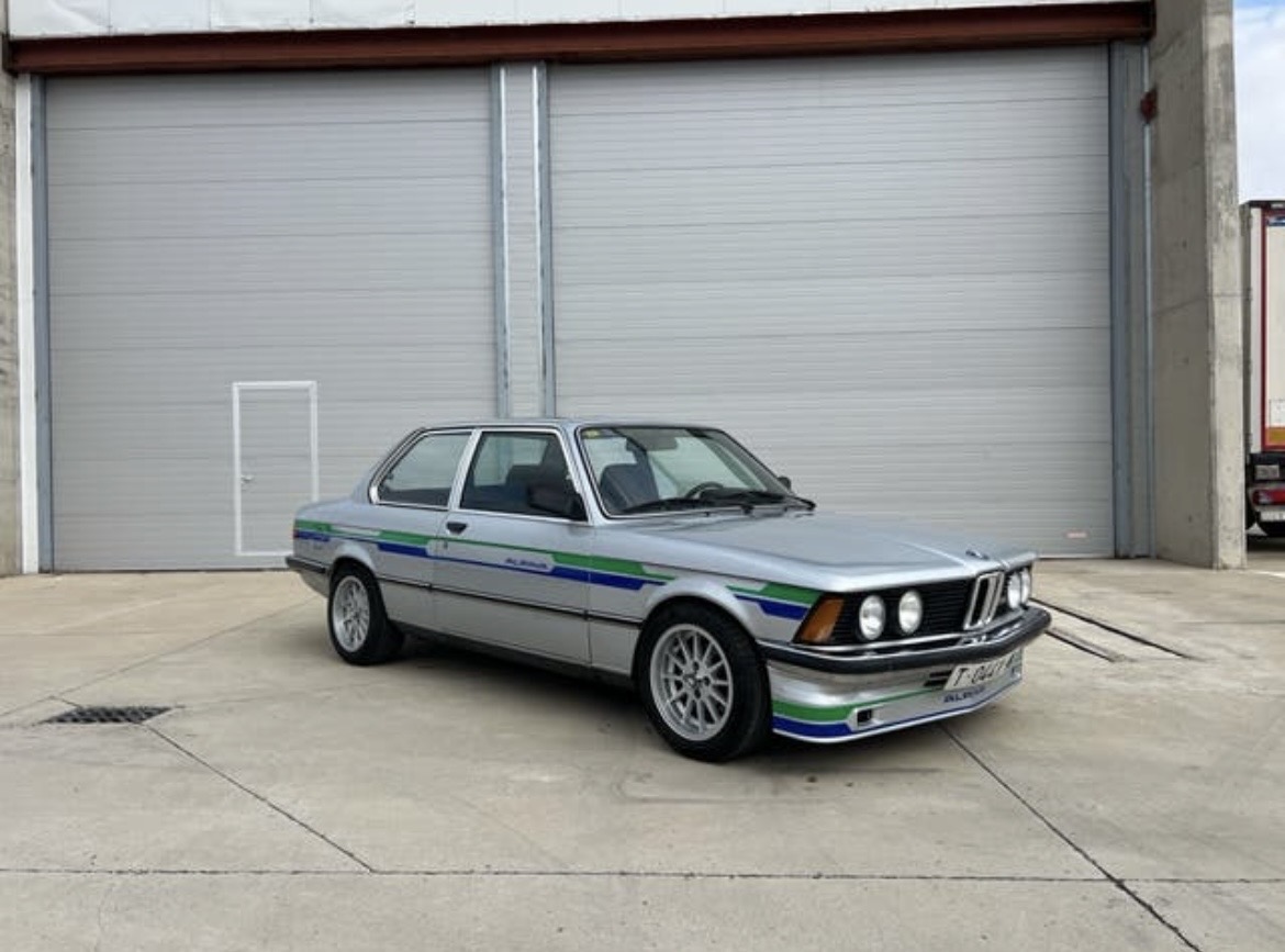 BMW E21 323i