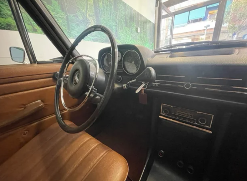 Mercedes Benz MB 220 1972